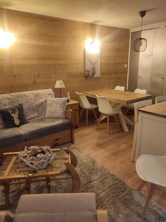 Apartment 4-6 Couchages.pied Des Pistes.residence Montana1 *